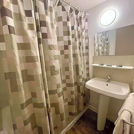 Alexander Hotel 2*